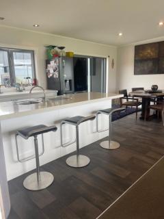 Ocean Shores 3 Bedroom Home New Plymouth - 9