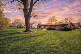 Near Shopping & Dining- The South Bend Bungalow - 3