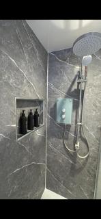 Luxury one bedroom apartment - 6