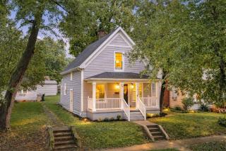 Sweet Retreat 3 Mins to Notre Dame Eddy St Commons and Memorial Hospital - 5