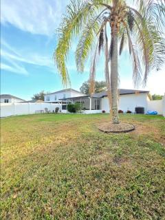 Top-of-the-line decoration! Next to Tampa outlets, - 7