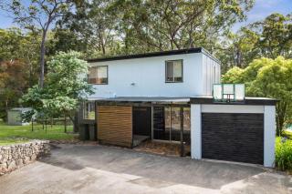 Bush Baby at Blenheim Beach Vincentia - 3