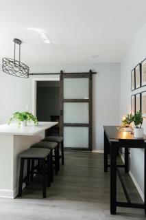 "The Homestead" UPSCALE STAY - Downtown with Yard - 0