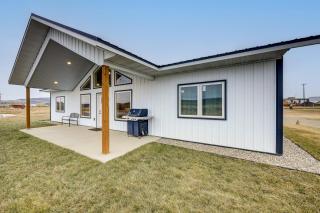 New-Build, Mtn-View White Sulphur Springs Home! - 0