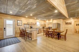 New-Build, Mtn-View White Sulphur Springs Home! - 8