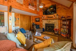 Hot Tub, Fire Pit and Lake Access! Almond Cabin - 6