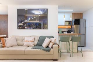 Luxury Apartment Minutes from Beach, 24-7 Security - 3