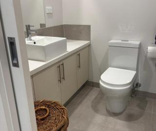 Cozy 2BDR Ivanhoe Unit with Modern Amenities - 6