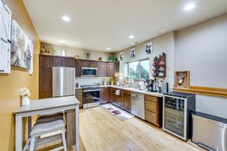 Near Ferry, Shops and Eats! Anacortes Townhome - 3
