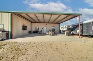 Large Patio and Grill! Group Stay in Midland - 9