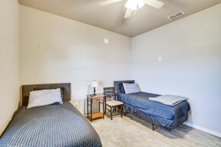 Large Patio and Grill! Group Stay in Midland - 1