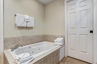 2520 Tennis Villa Efficiency - 2