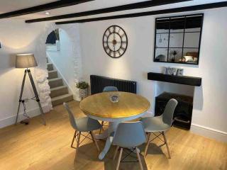 Fishermans cottage in the harbour with parking and rooftop - 4