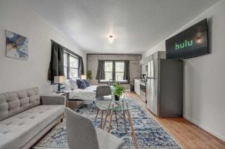 Elegant Studio McKinley Beach - Brady St Lowr East - 5