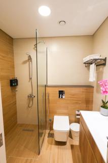 Prime 1BR by Central Stay Near Cleveland - 4