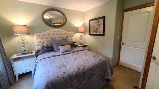 Beautiful Mountain Way Bedroom with Private Full Bath - 5