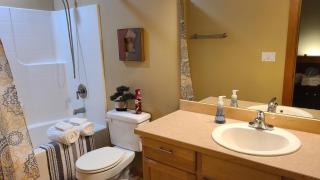 Beautifull Country Bedroom with Private Full Bath - 2