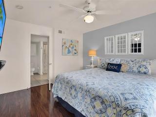 Gorgeous condo, 2 bedrooms, 2 baths, with pool, minutes to Clearwater Beach - 7