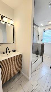 The Row House- Modern, Stylish and Newly Updated! - 7