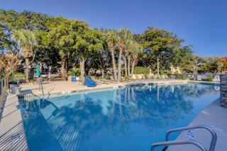 Island Club 2403 - 9