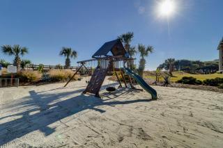 Island Club 2403 - 2