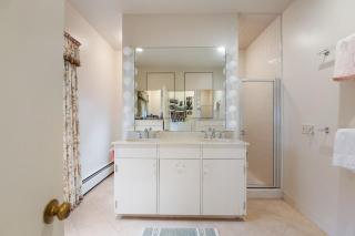 Oceanside Estate Main House Apt with beach access - 2