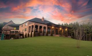 The Pines at Signal Mountain with Hot Tub - 8