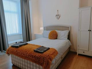 Bright, Comfortable Home, Convenient for City Centre - 4