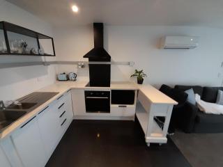 Tahuna Flat and Hire Car - 9