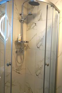 Spacious 3BR, 3BT design renovated - 5