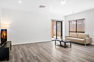 Spacious 4-Bed Home with Private Outdoor Area - 7