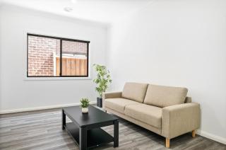 Spacious 4-Bed Home with Private Outdoor Area - 3