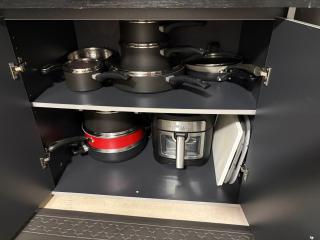 Private spacious oversized suite with free parking - 6