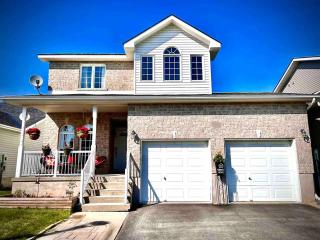 Private spacious oversized suite with free parking - 5