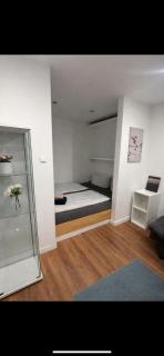 FeWo am Deich 2, modernes Apartment mit Balkon und Aufzug - 1