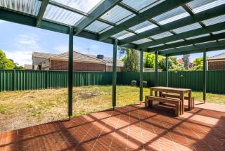 Comfortable Family Stay in Caroline Springs - 3