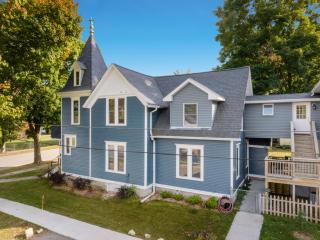 The Glarum House - Gorgeous Historic Home & AC! - Elberta - 9