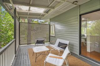 Spacious 3-Bed Stay with Balcony and BBQ - 7