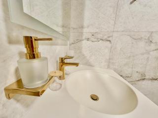 LEGRAND Luxury Apartment - 6