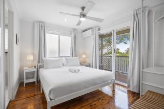 Bright 3-Bed Home in Leafy Annerley - 2