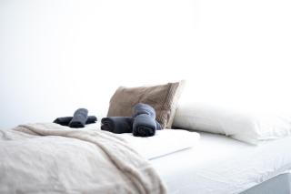 Modern Apartment with Terrace & Free Parking - 4