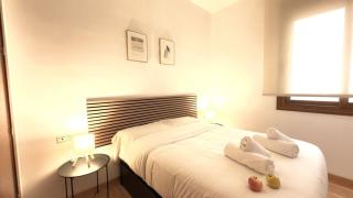 Amplio piso céntrico con piscina en Málaga - 1