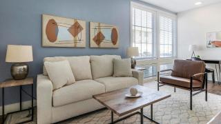 Landing Stylish 1BD Clubhouse Game Room - 8