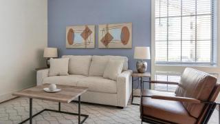 Landing Stylish 1BD Clubhouse Game Room - 7