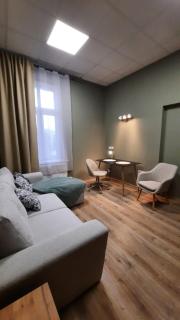 Słoneczny apartament w zabytkowej kamienicy - 6