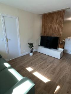 Bedroom - In a shared apartment in St-Denis - 5