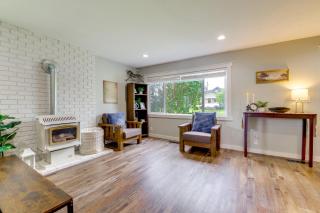 1 Mi to Historic Dtwn Dog-Friendly Everett Home! - 5
