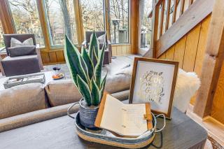 Lakefront Innsbrook Chalet Hot Tub and Fire Pit! - 7