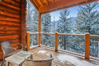 Spacious 7BR Lodge with Hot Tub Sauna and Mtn Views - 6
