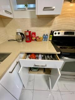 Top choice 2-Bed 1-Bath Garden Suite - 3